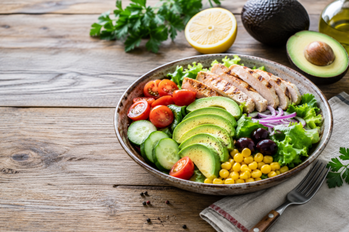 Best Ensalada con Palta Near Me